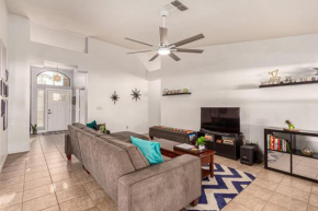 3BR Poolside Paradise with BBQ, Workspace and Parking
